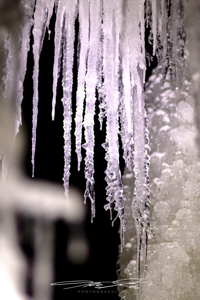 merge Frozen Curtain
