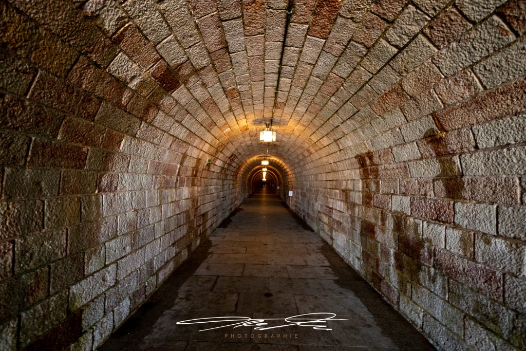 merge Im Tunnel